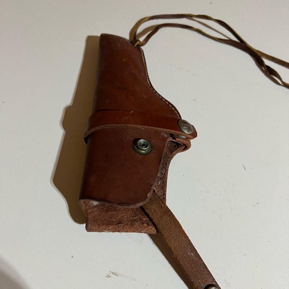 Old Leather Holster - Picture 3 of 4